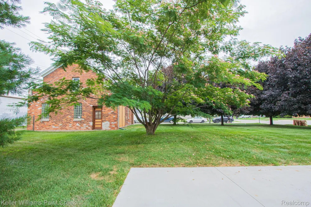 17501 Clarann Street Melvindale City, MI 48122