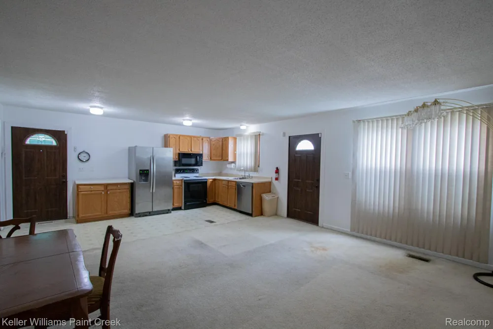 17501 Clarann Street Melvindale City, MI 48122