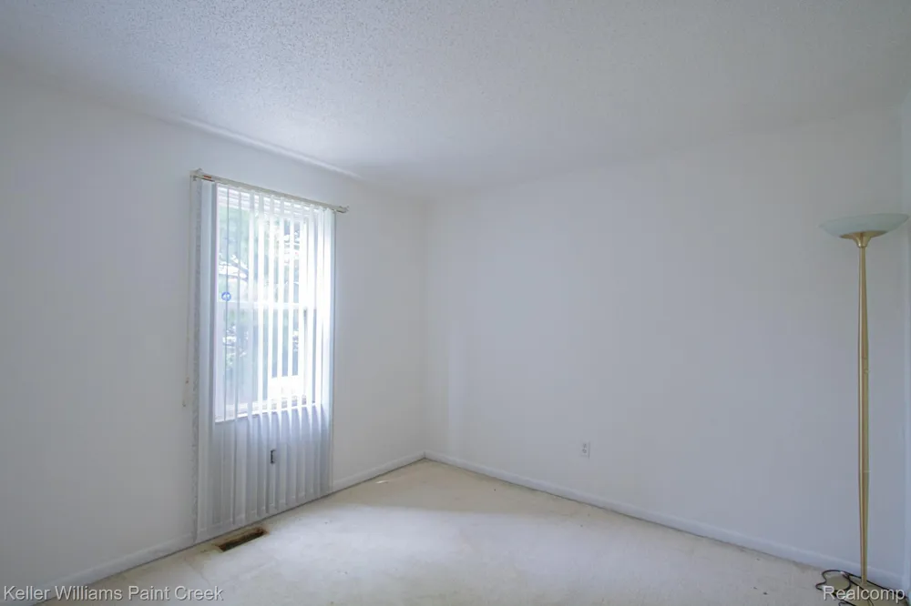 17501 Clarann Street Melvindale City, MI 48122