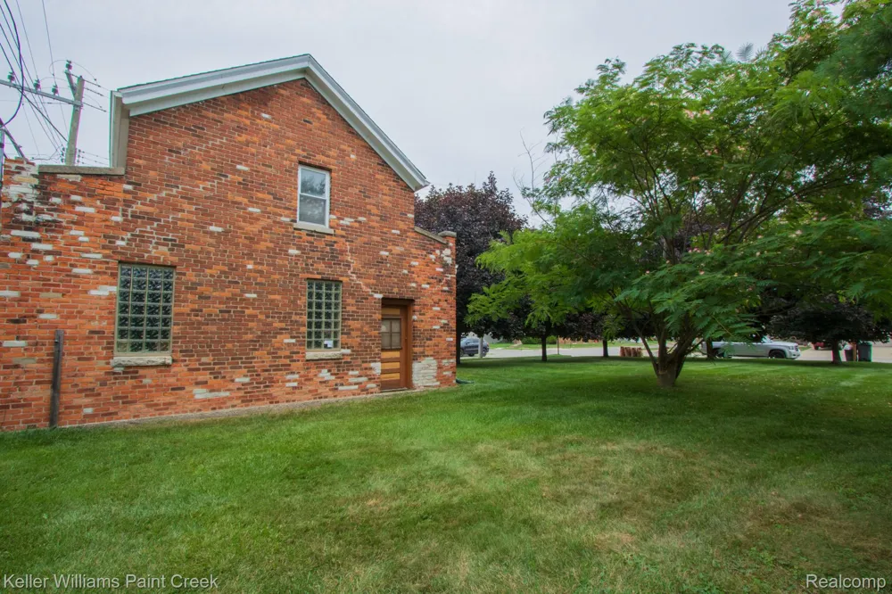 17501 Clarann Street Melvindale City, MI 48122