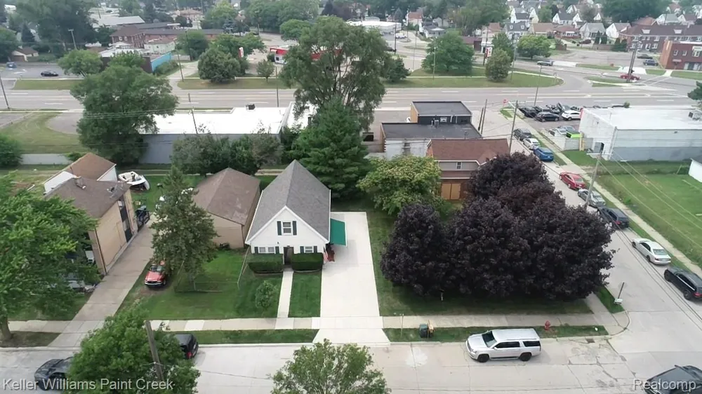17501 Clarann Street Melvindale City, MI 48122