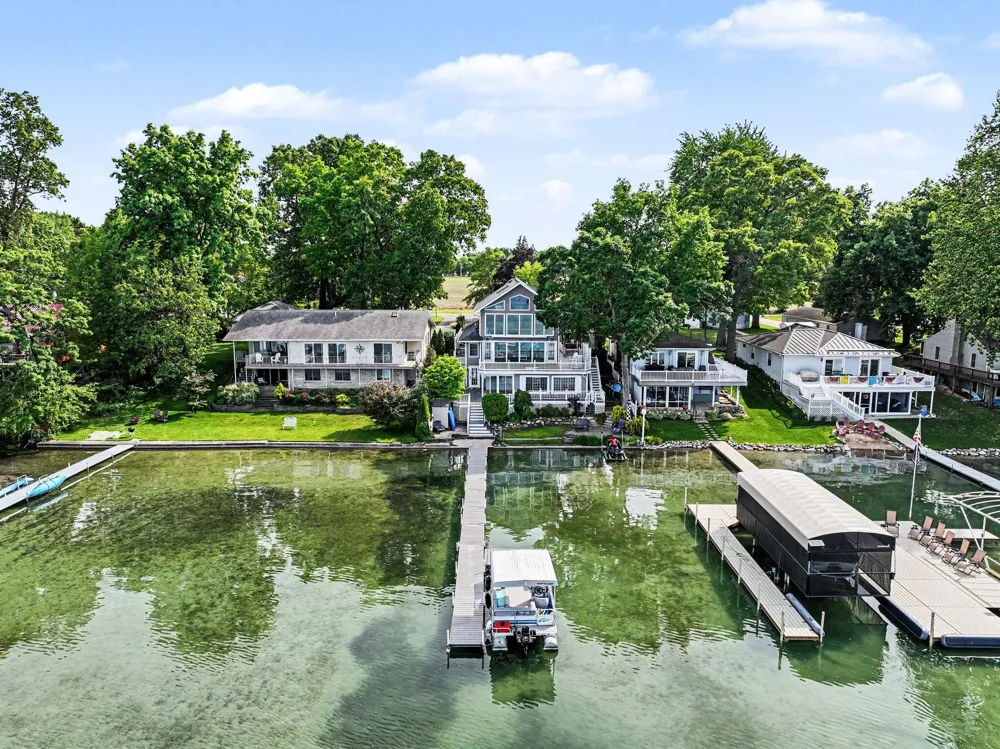 19722 Crescent Beach Road Lockport Township, MI 49093