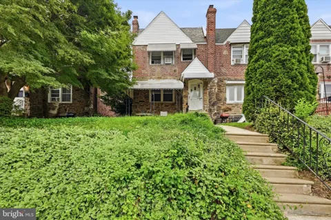 828 FAIRFAX ROAD #A