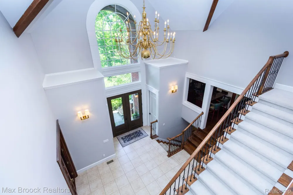 6604 College Park Drive Springfield Charter Township, MI 48346