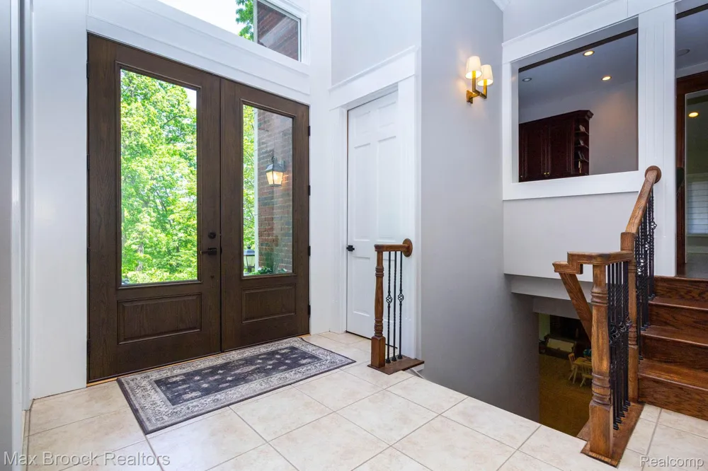 6604 College Park Drive Springfield Charter Township, MI 48346