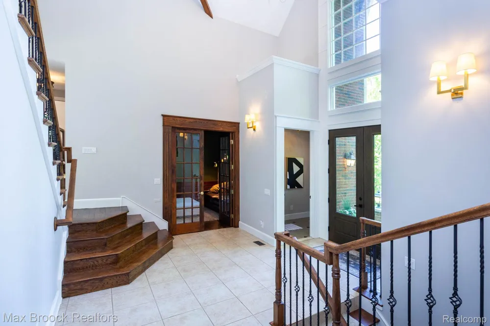 6604 College Park Drive Springfield Charter Township, MI 48346