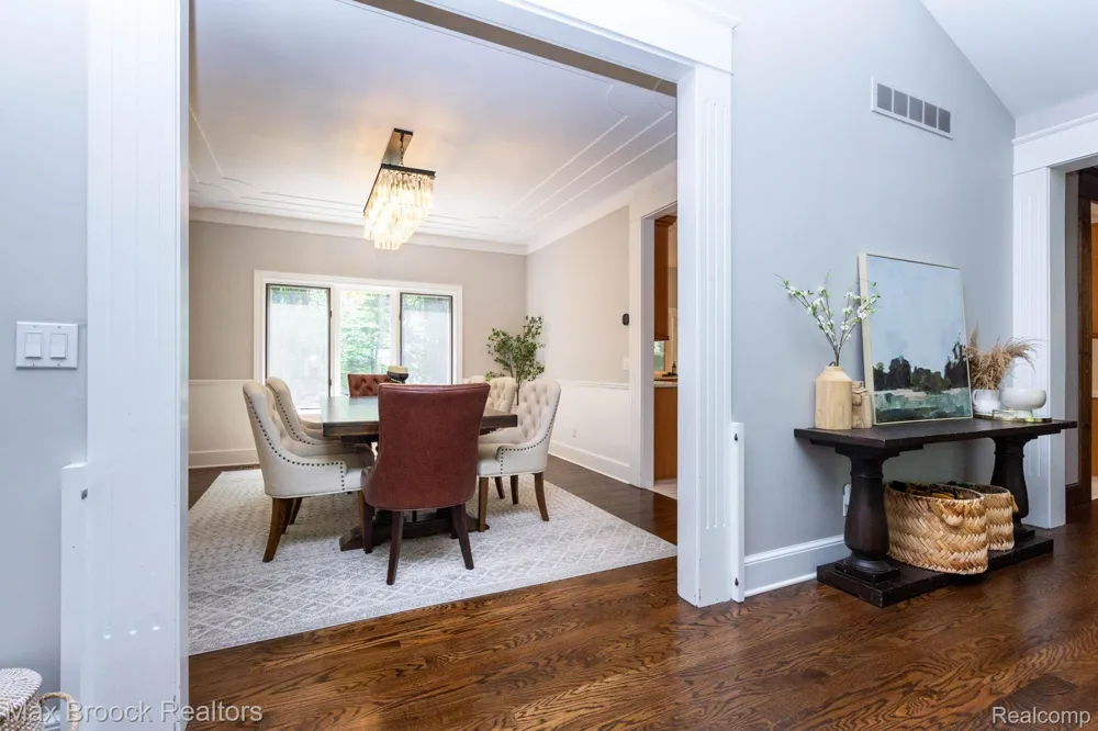 6604 College Park Drive Springfield Charter Township, MI 48346