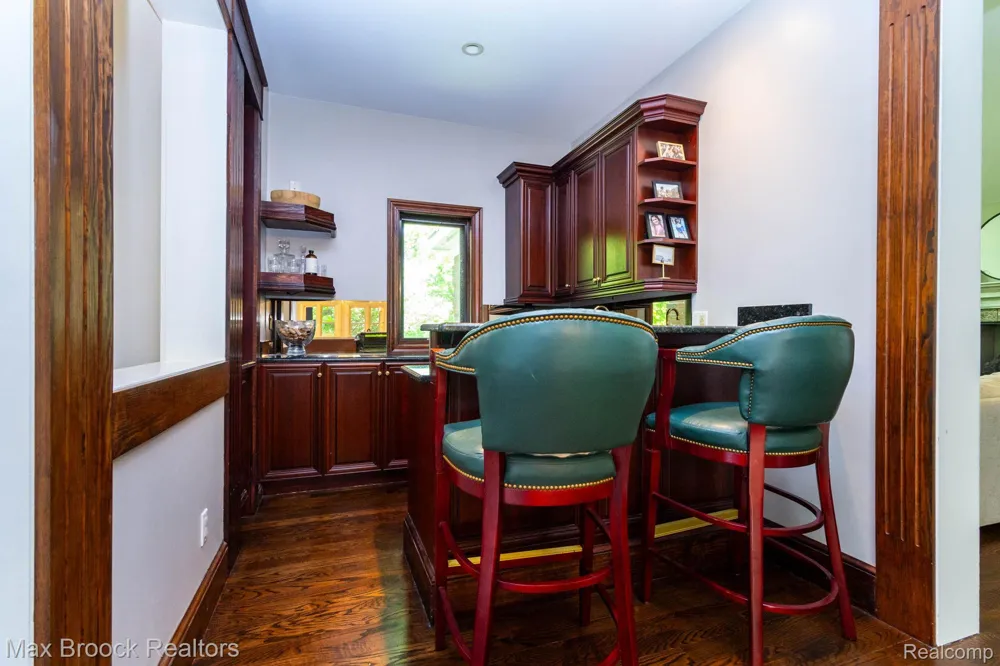 6604 College Park Drive Springfield Charter Township, MI 48346
