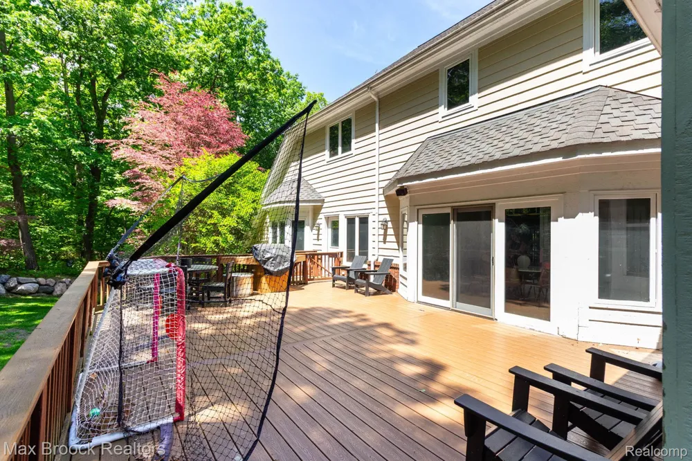 6604 College Park Drive Springfield Charter Township, MI 48346