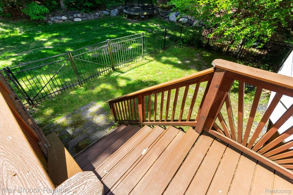 6604 College Park Drive Springfield Charter Township, MI 48346