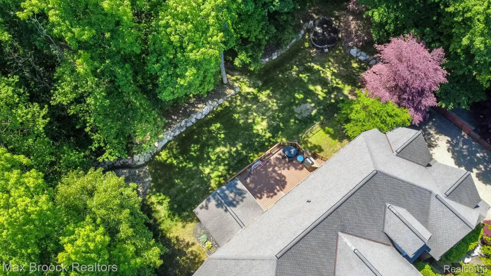 6604 College Park Drive Springfield Charter Township, MI 48346