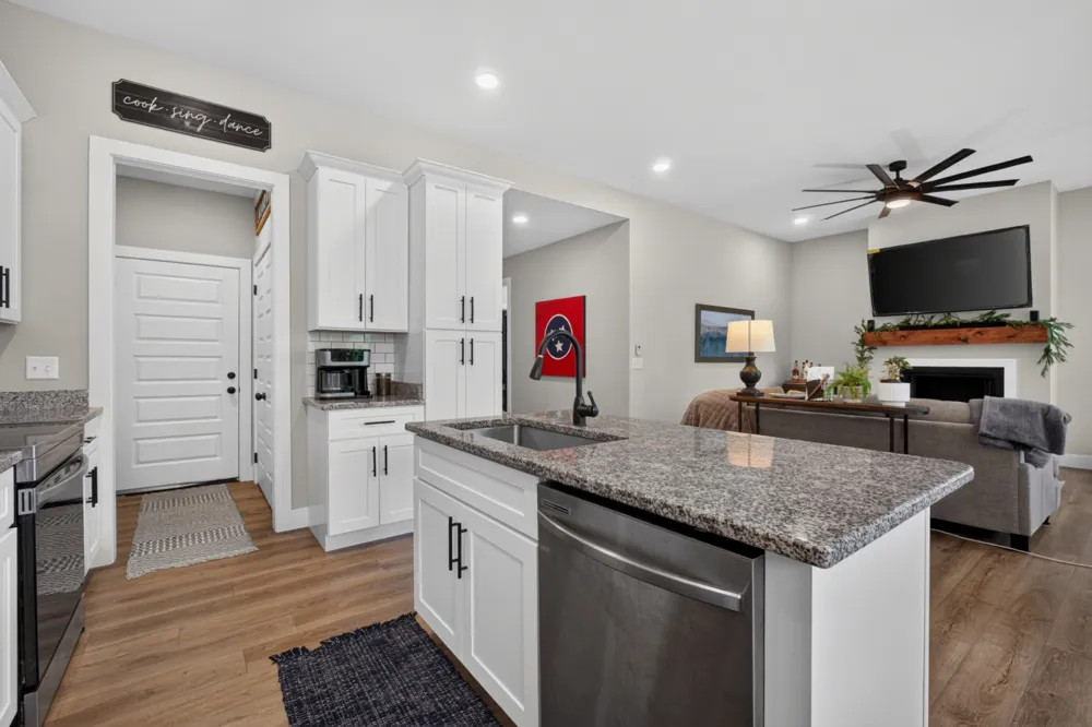 435 Colvert Lake Rd Smithville, TN 37166