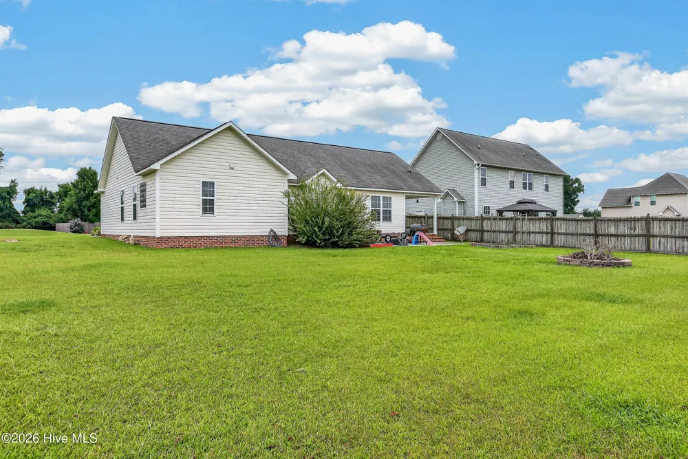 108 Farmington Drive Richlands, NC 28574