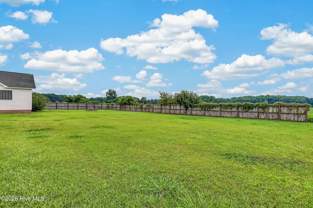 108 Farmington Drive Richlands, NC 28574