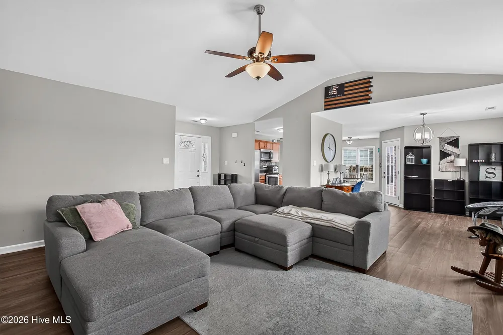 108 Farmington Drive Richlands, NC 28574