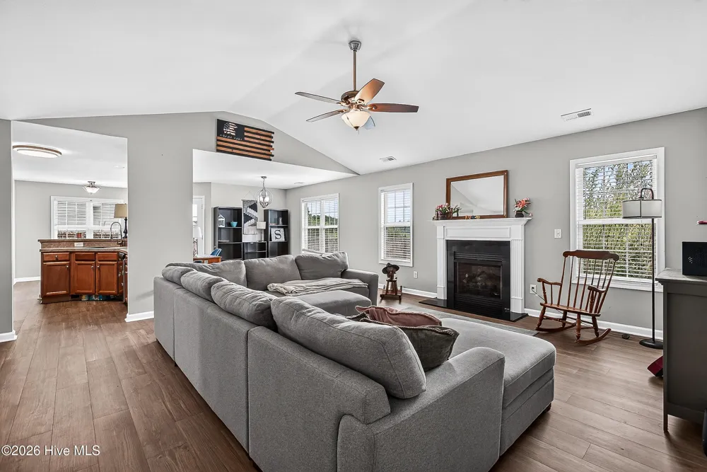 108 Farmington Drive Richlands, NC 28574