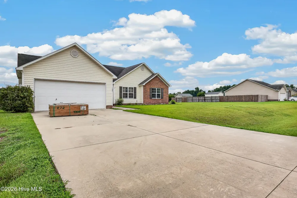108 Farmington Drive Richlands, NC 28574