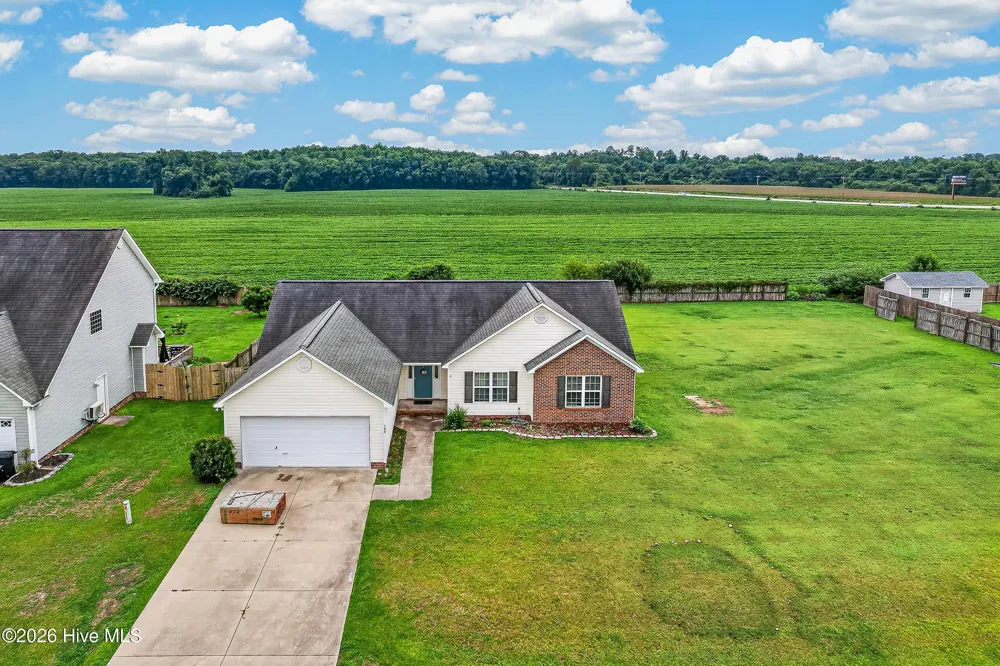 108 Farmington Drive Richlands, NC 28574