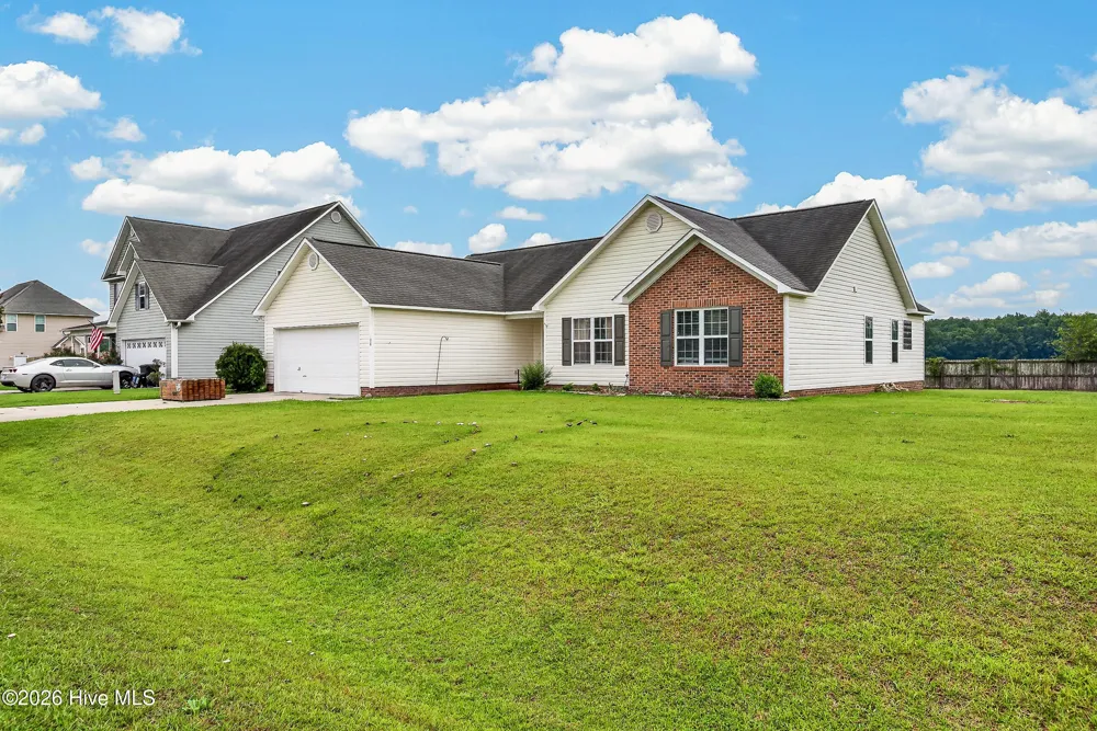 108 Farmington Drive Richlands, NC 28574