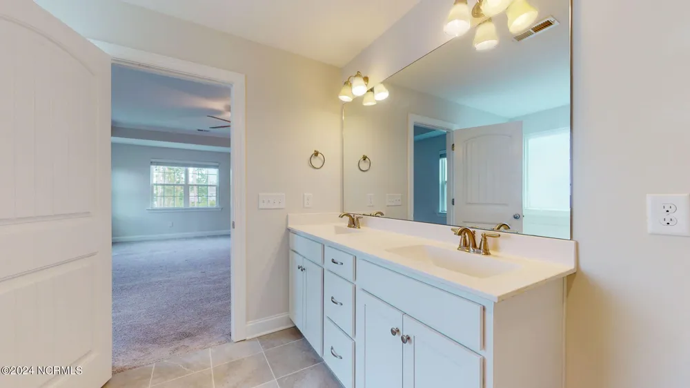 507 W Red Head Circle Sneads Ferry, NC 28460