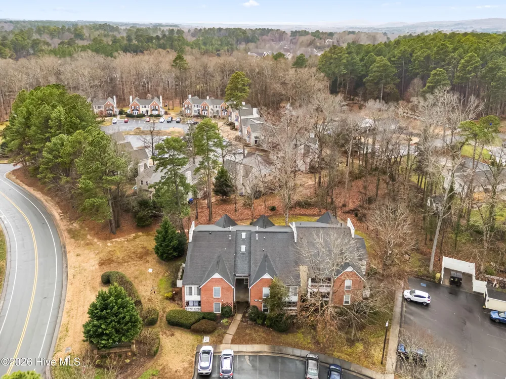 1001 Kingswood Drive #J Chapel Hill, NC 27514