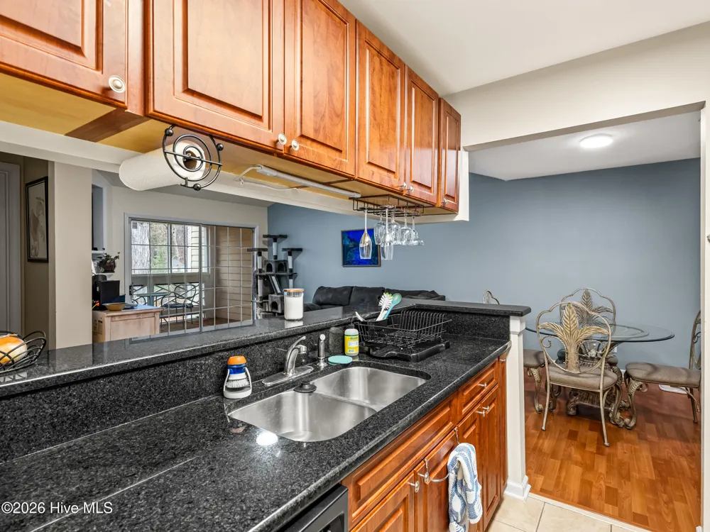 1001 Kingswood Drive #J Chapel Hill, NC 27514