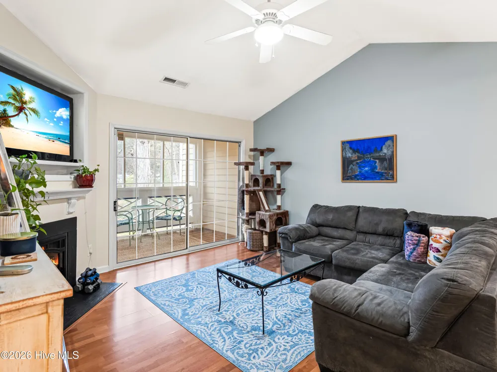 1001 Kingswood Drive #J Chapel Hill, NC 27514