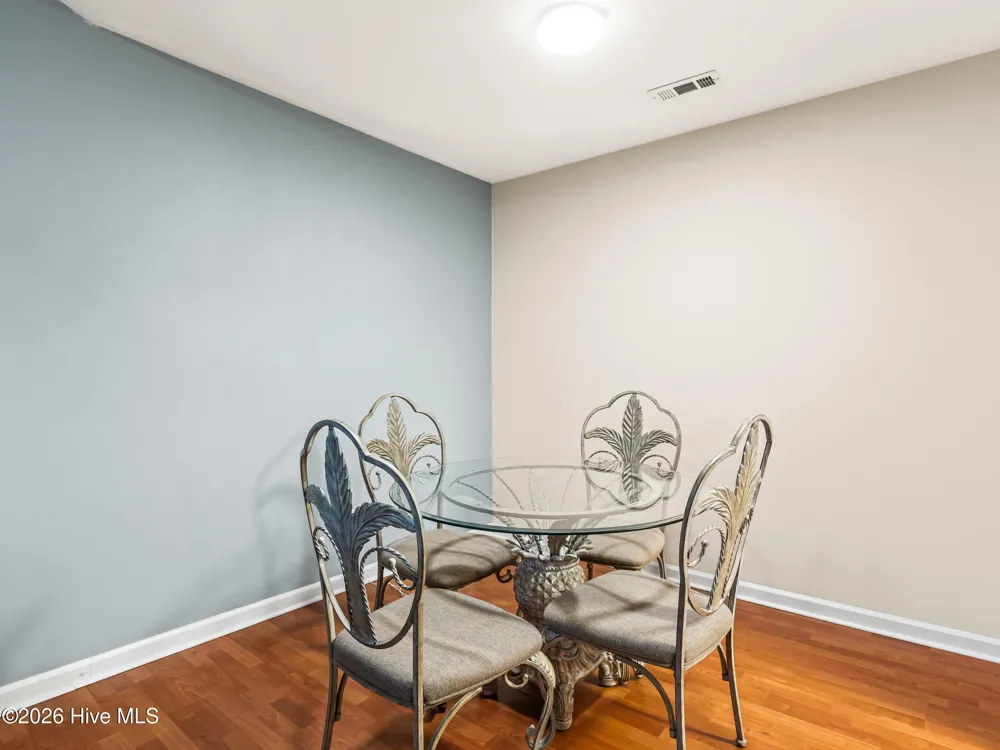 1001 Kingswood Drive #J Chapel Hill, NC 27514