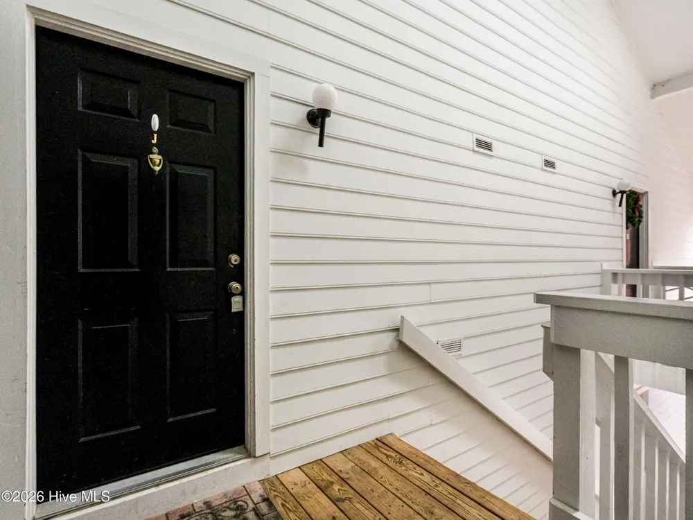 1001 Kingswood Drive #J Chapel Hill, NC 27514