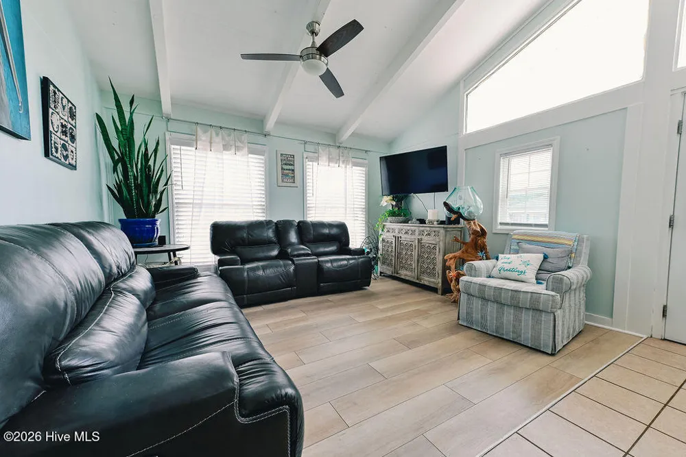 706 W 3rd Street Kill Devil Hills, NC 27948