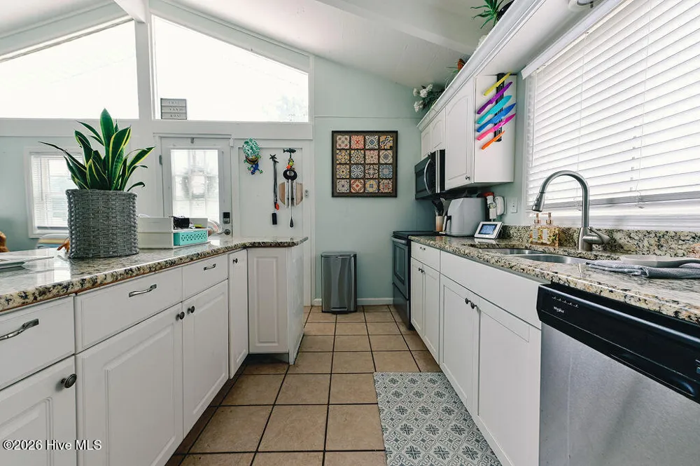 706 W 3rd Street Kill Devil Hills, NC 27948