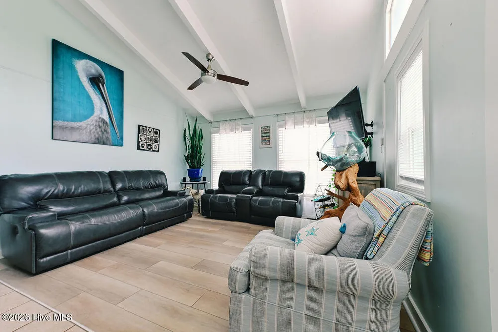 706 W 3rd Street Kill Devil Hills, NC 27948