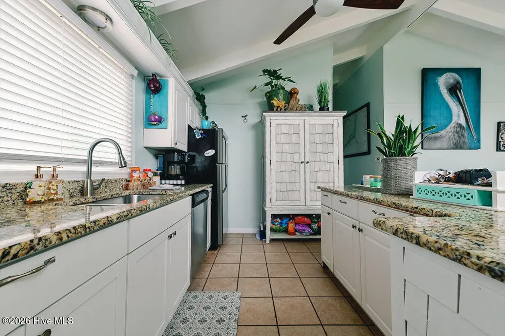 706 W 3rd Street Kill Devil Hills, NC 27948