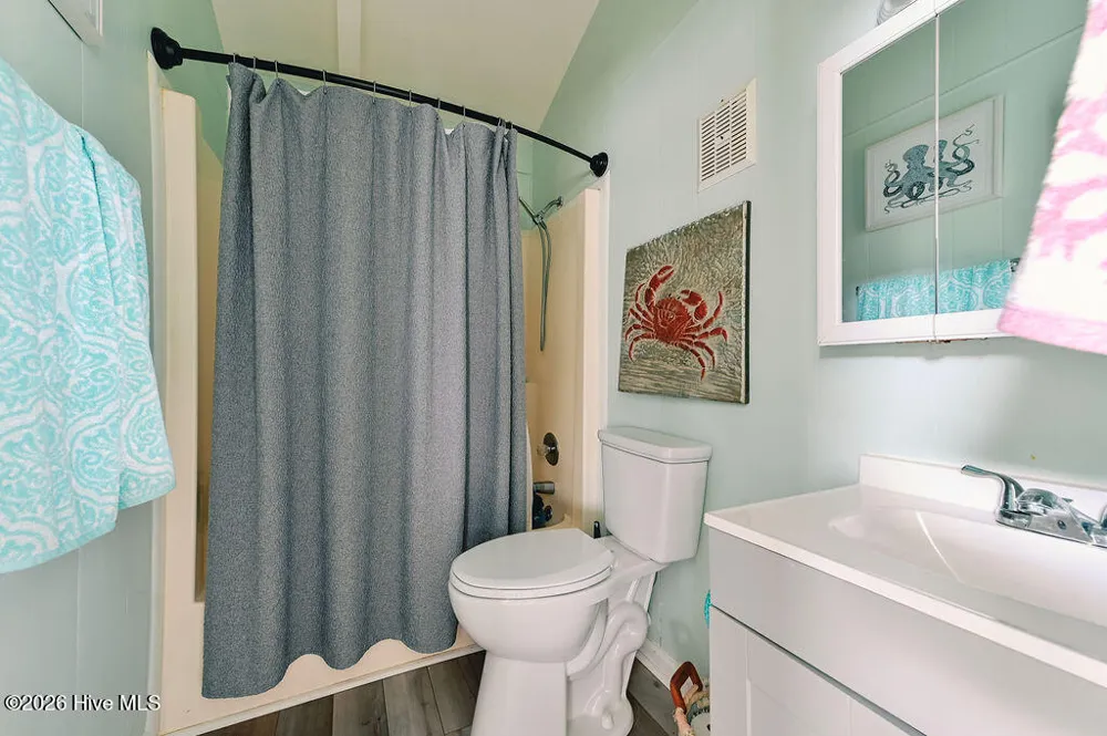 706 W 3rd Street Kill Devil Hills, NC 27948