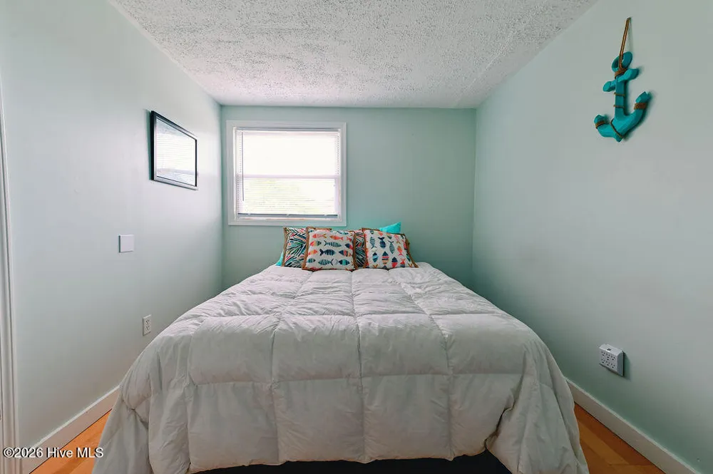706 W 3rd Street Kill Devil Hills, NC 27948