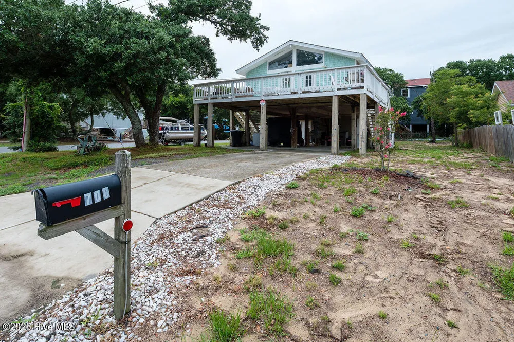 706 W 3rd Street Kill Devil Hills, NC 27948