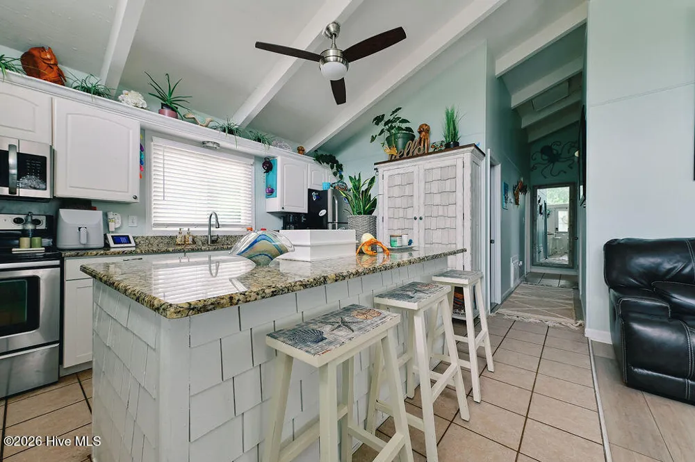 706 W 3rd Street Kill Devil Hills, NC 27948