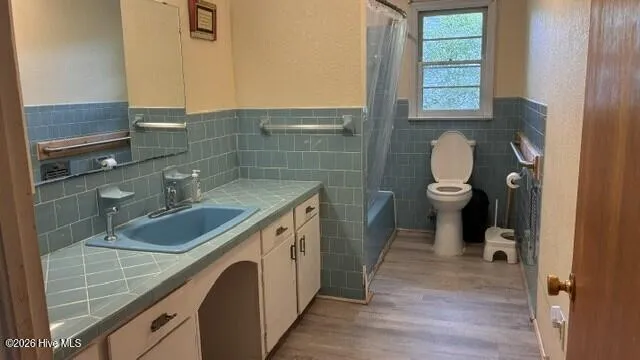 17 Moore Street Andrews, NC 28901