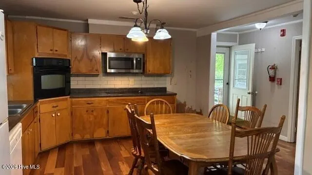 17 Moore Street Andrews, NC 28901