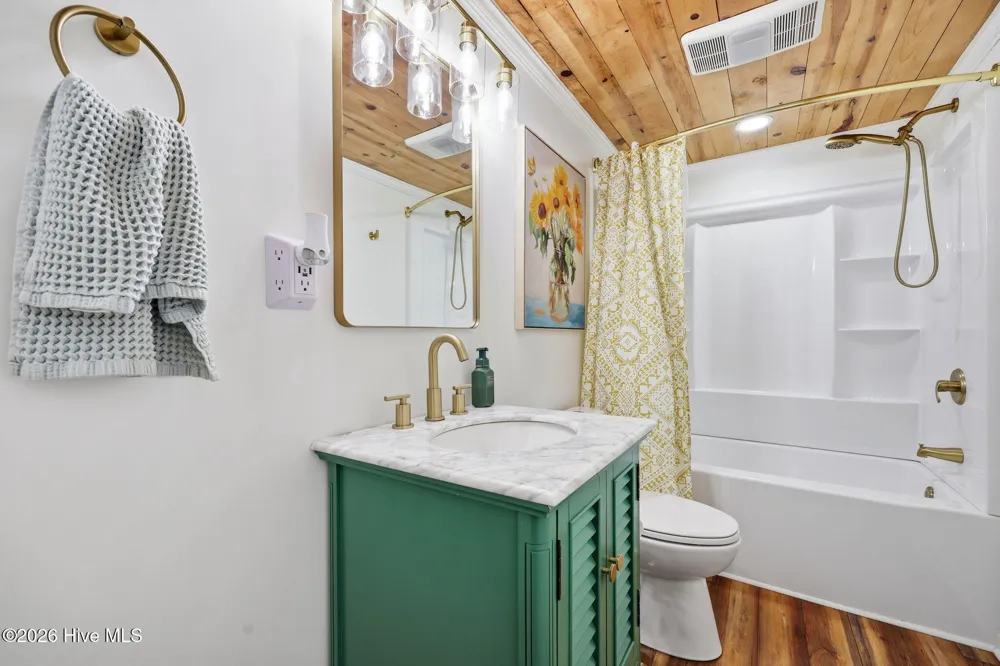 32 & 35 S Teachs Point Road Bath, NC 27808