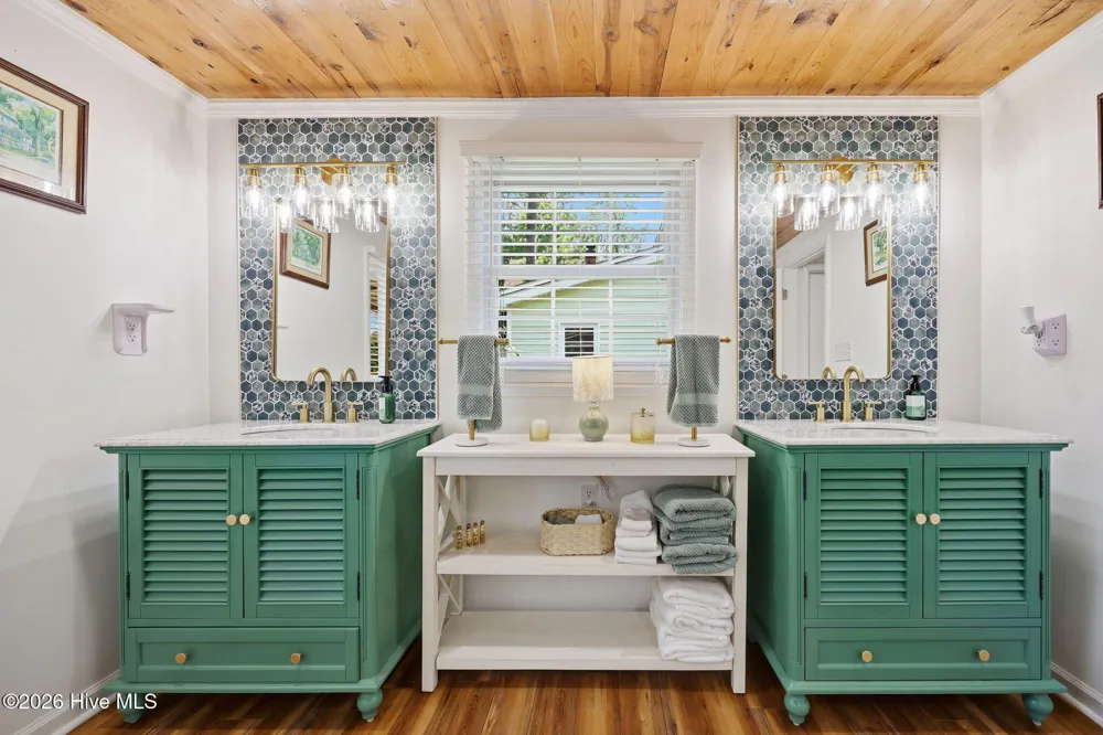 32 & 35 S Teachs Point Road Bath, NC 27808