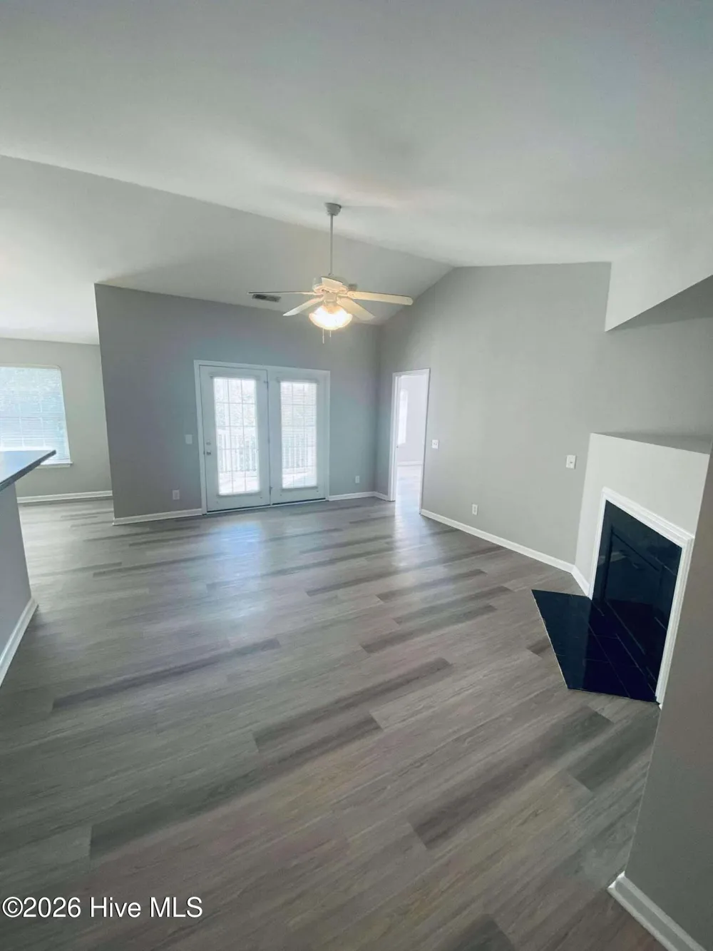 2412 King Richard Court #F Greenville, NC 27858