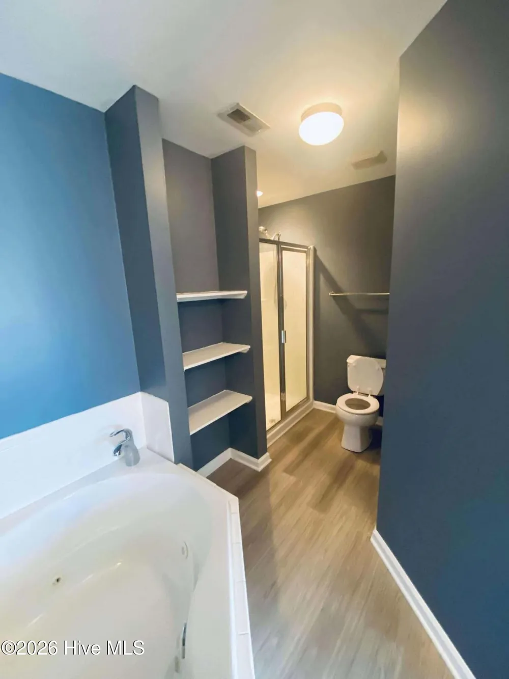 2412 King Richard Court #F Greenville, NC 27858