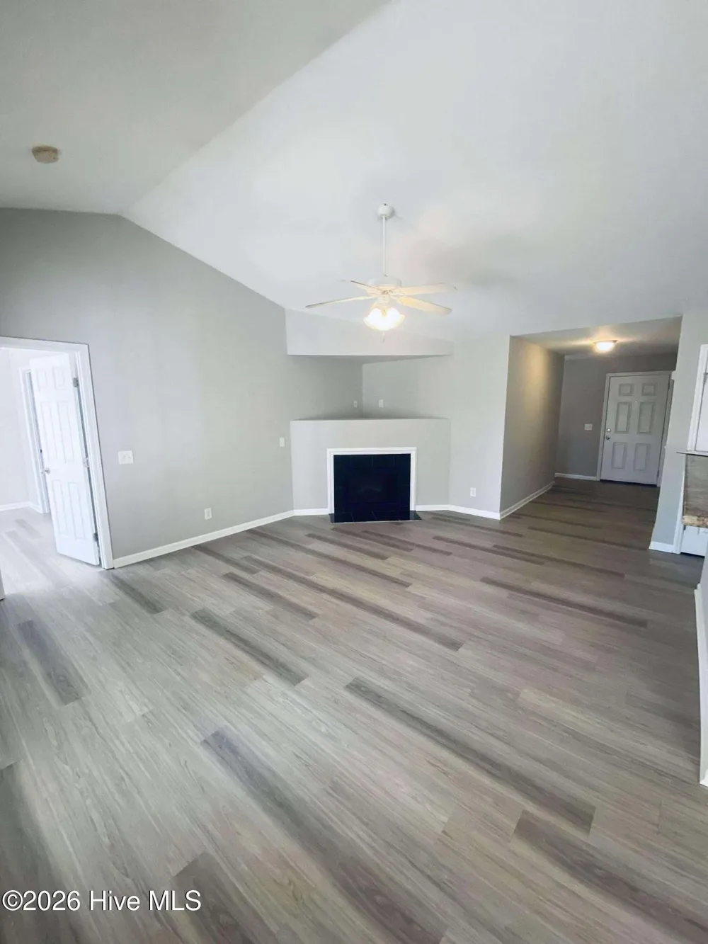 2412 King Richard Court #F Greenville, NC 27858