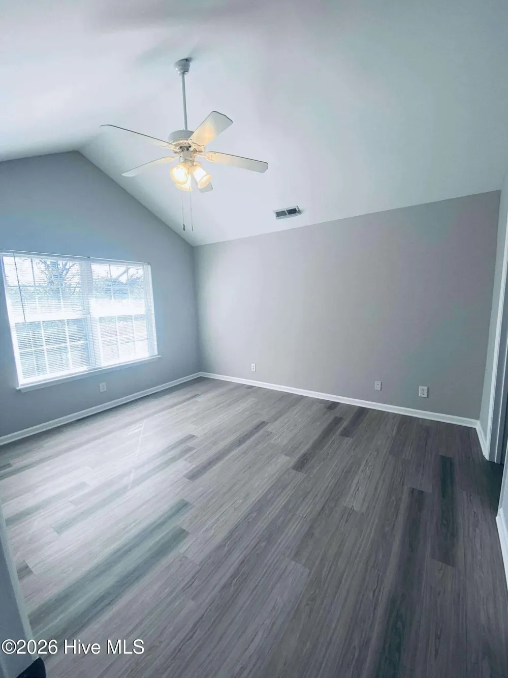 2412 King Richard Court #F Greenville, NC 27858