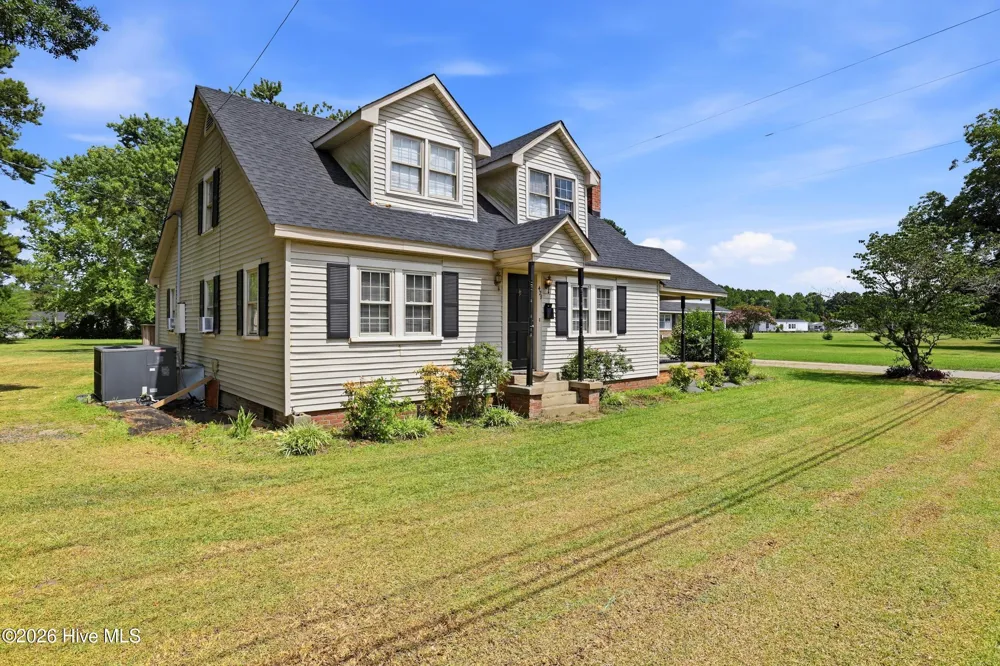 421 S Brown Street Chadbourn, NC 28431