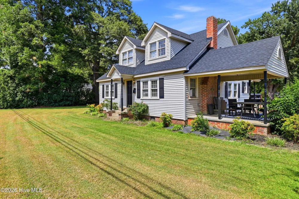 421 S Brown Street Chadbourn, NC 28431