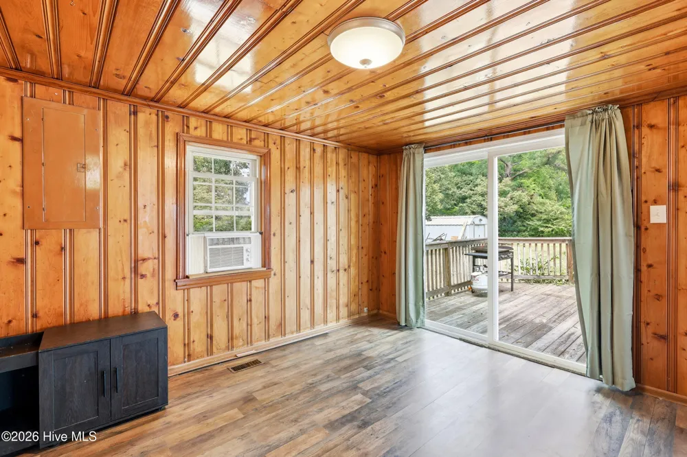 421 S Brown Street Chadbourn, NC 28431
