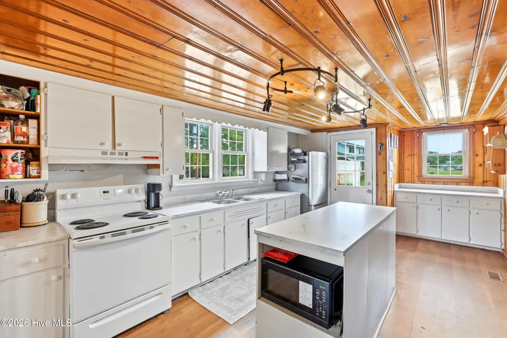 421 S Brown Street Chadbourn, NC 28431