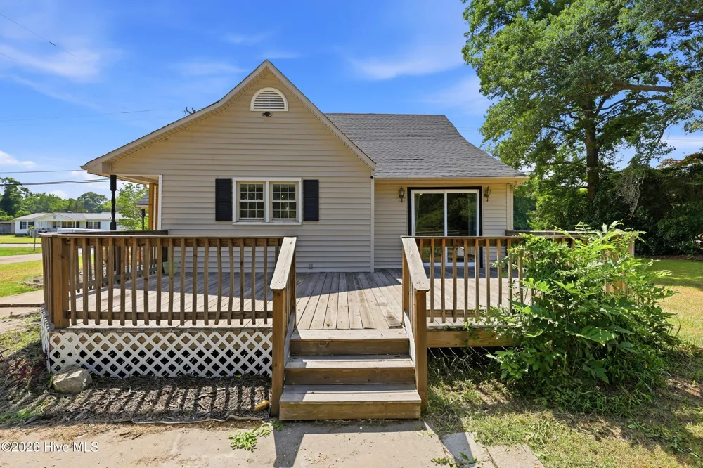 421 S Brown Street Chadbourn, NC 28431